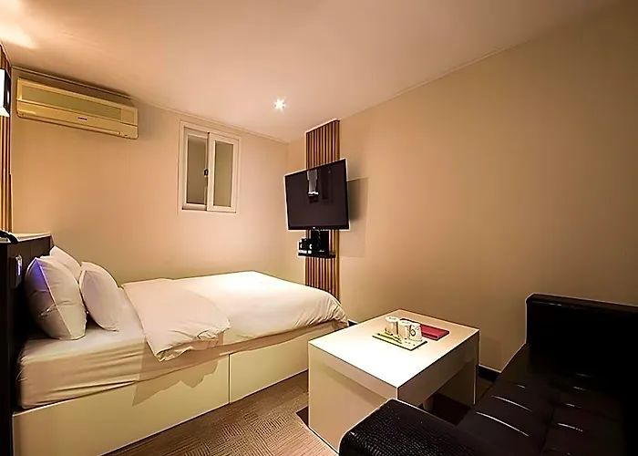 Ez Hotel 2*