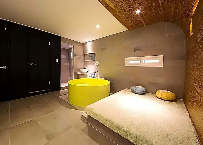 Ez Hotel 2*